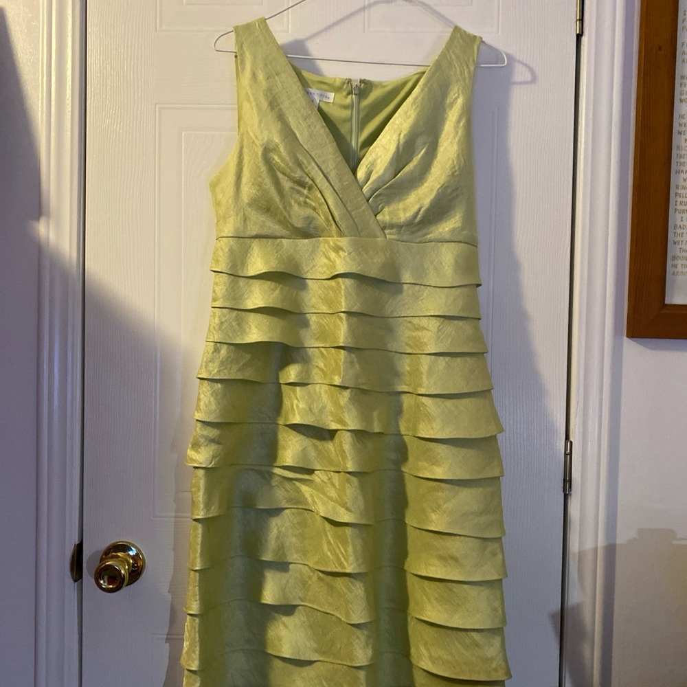 London Times Sleeveless Green Dress Tiered Ruffle Party Cocktail Dress Size 10